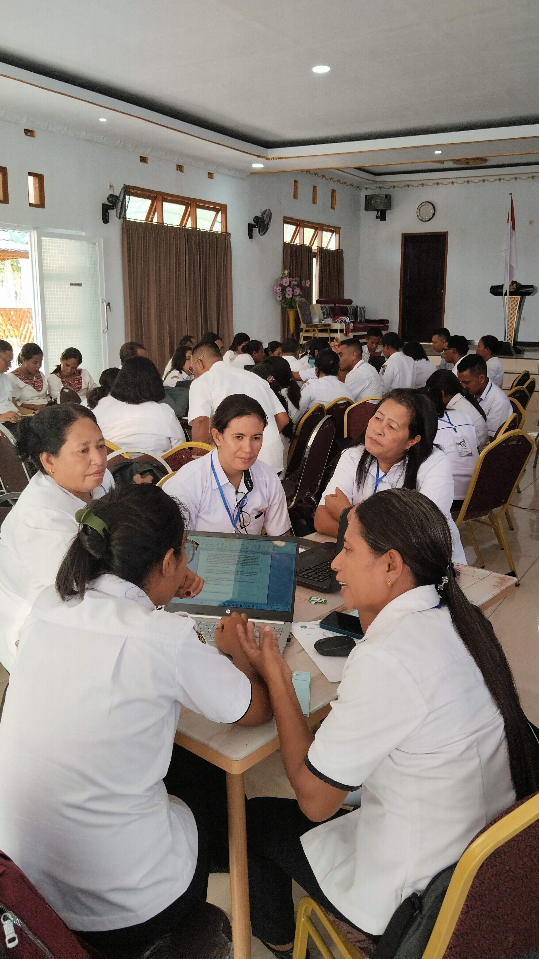 57 SEKOLAH MENENGAH PERTAMA (SMP) SE- KAB. MALUKU BARAT DAYA TELAH MENGIKUTI IMPLEMENTASI KURIKULUM MERDEKA TAHUN 2023