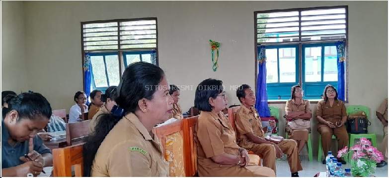 PENYUSUNAN SOAL ASESMEN SUMATIF KELAS 9 SIAP DILAKSANAKAN OLEH MKKS DAN MGMP PULAU KISAR
